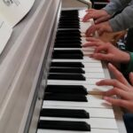 4・5歳の子供をピアノ教室に通わせるメリットと選び方を解説