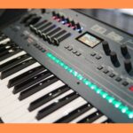 ピアノYouTuberござの使用機材イメージ。Rolandのシンセサイザーをイメージした写真。